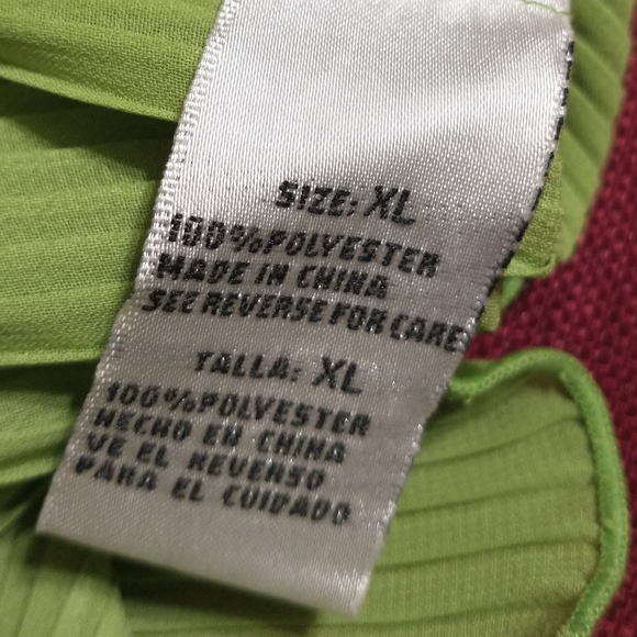 Green Off-Shoulder Ruffle Top - Picture 5 of 10